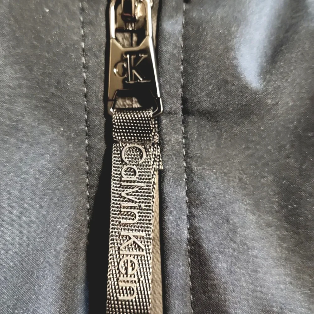 NWT! Calvin Klein Infinite Stretch Water Resistant Bomber Jacket Blue Medium - Picture 10 of 16